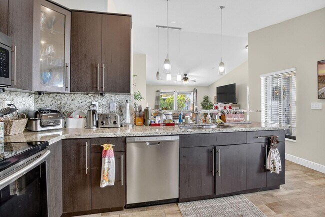 Building Photo - 691 Willow Grove Terrace