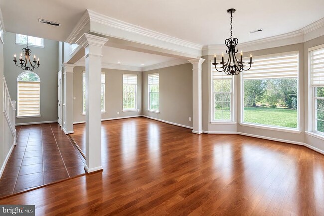 Building Photo - 12314 Tanalian Falls Ln