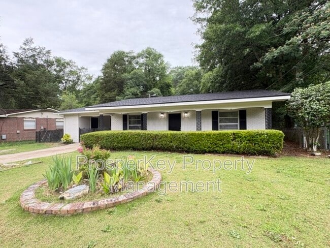 Building Photo - 2127 Wellborn Dr