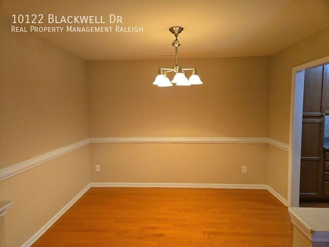 Foto del edificio - 10122 Blackwell Dr
