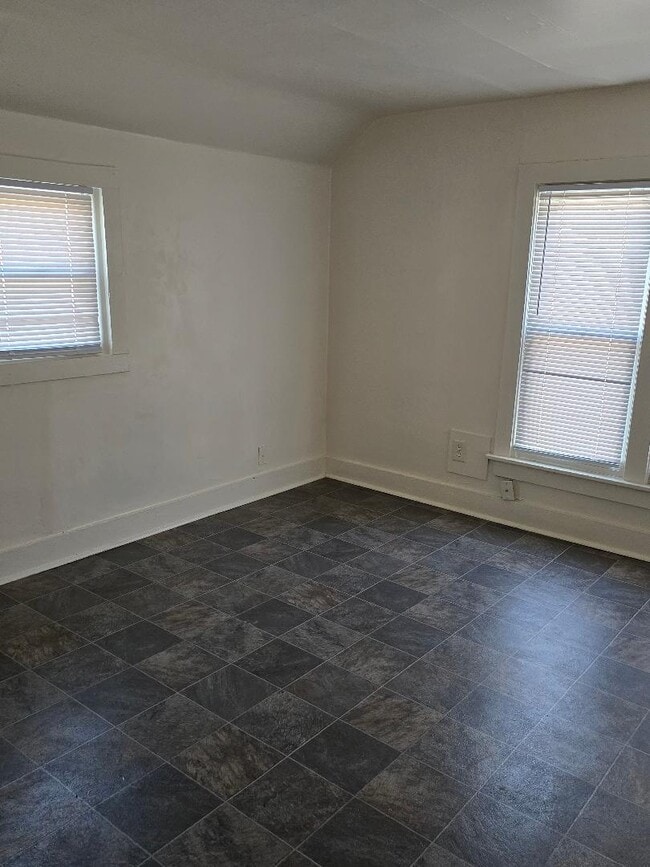 bed/living room - 1335 N Church St