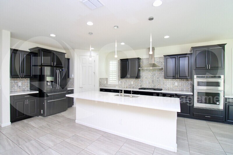 Primary Photo - 231 E Wisteria Dr