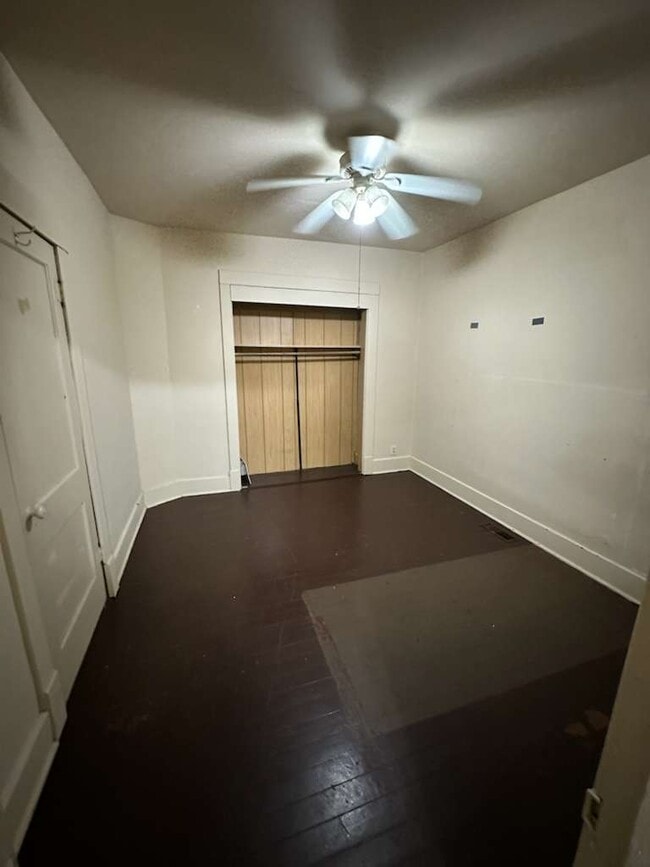 Building Photo - 610 S Green St