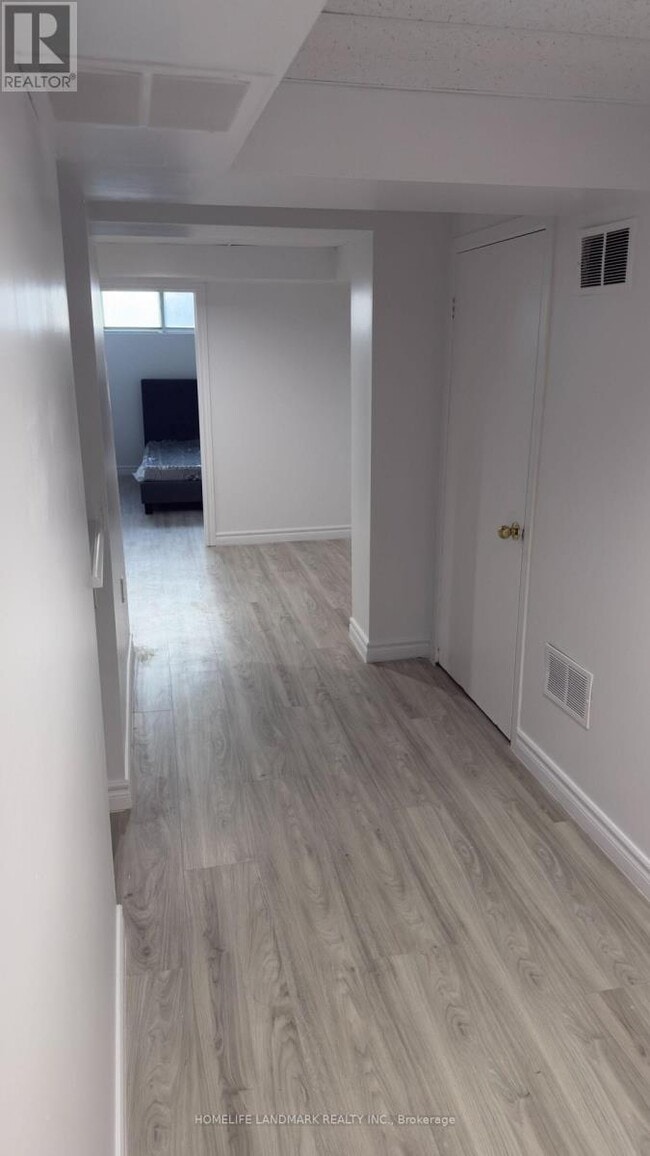 Photo du bâtiment - 29 Penzance Dr