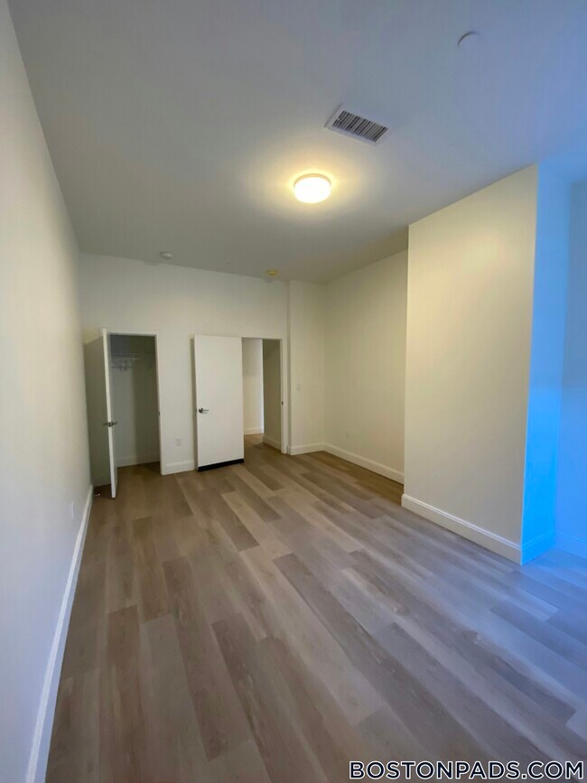 Building Photo - 1079 Commonwealth Ave