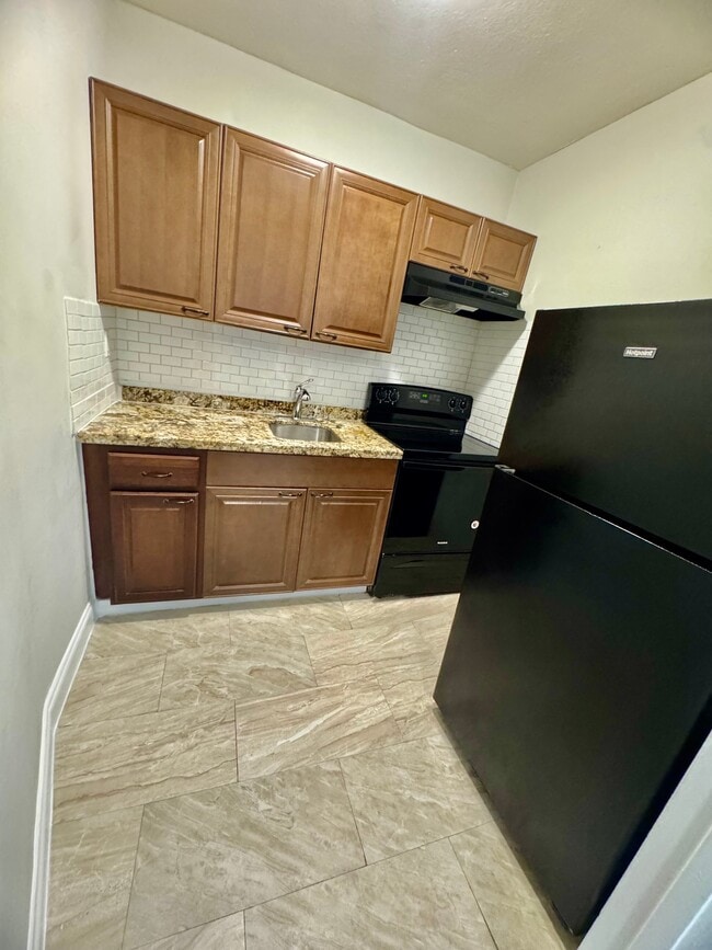 Photo - 921 N 19th Ave Apartment