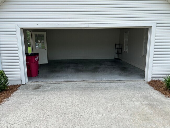Building Photo - 3809 Doe Ln