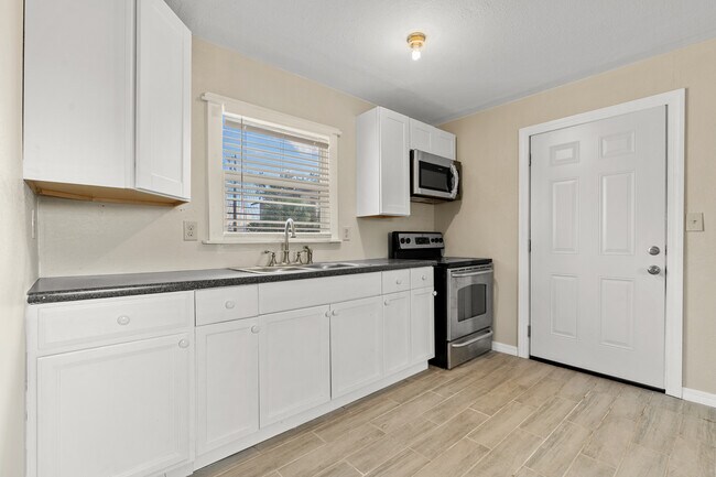 Foto del edificio - 402 S Franklin St