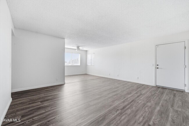 Foto del edificio - 5036 W Ave L8