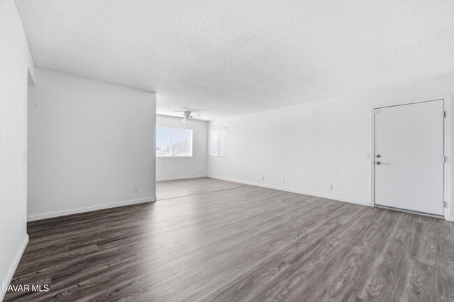 Building Photo - 5036 W Ave L8