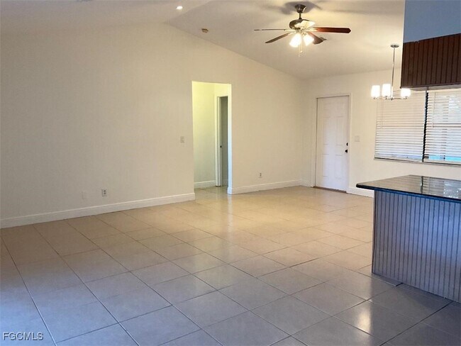 Foto del edificio - 324 NE 7th St