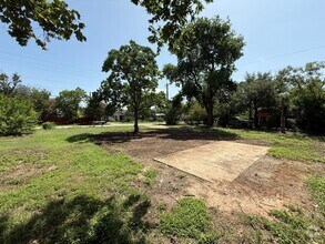 Building Photo - 305-401 Chaparral Rd