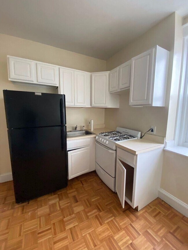 Building Photo - 702 Bergenline Ave