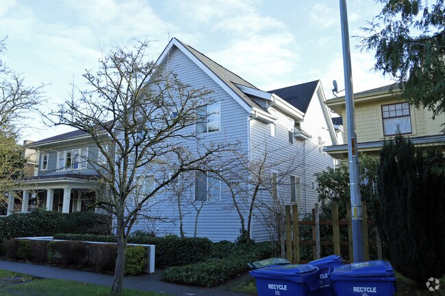 Building Photo - 4746 19th Ave NE