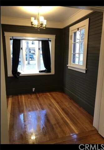 Foto del edificio - 812 E Indiana Ave