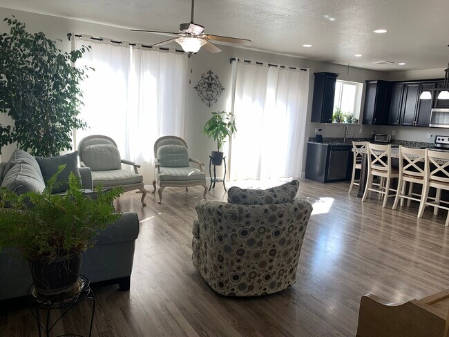Foto del edificio - 4132 N Shirley Ln