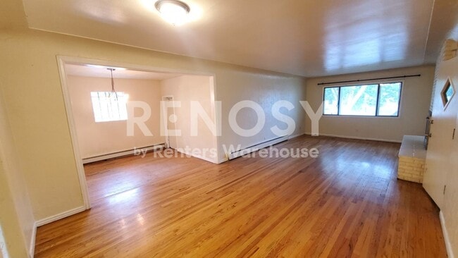 Building Photo - 2225 S Cherry St