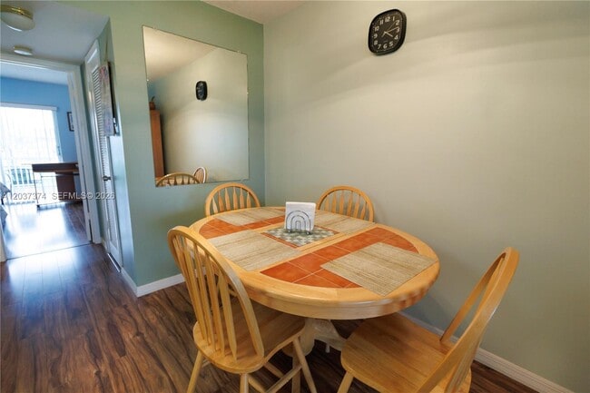 Building Photo - 90 Berkshire D
