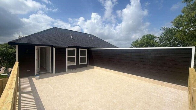 Building Photo - 3627 Kilkenny Dr