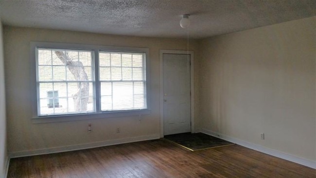 Building Photo - 408 Stone St