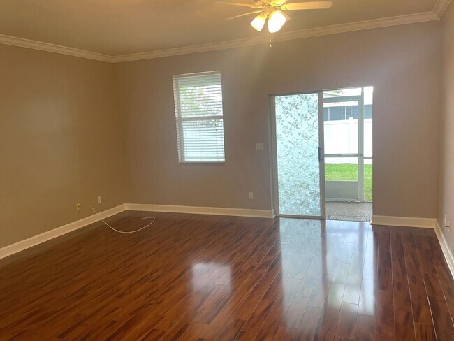 Foto del edificio - Stunning townhome in gated community near ...