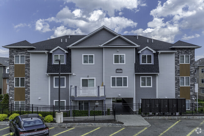 Building Photo - 151 Union Rd