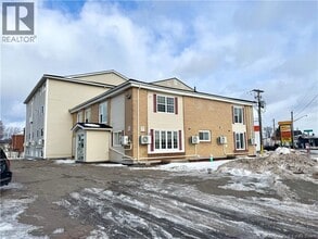 Building Photo - 1751 Main St