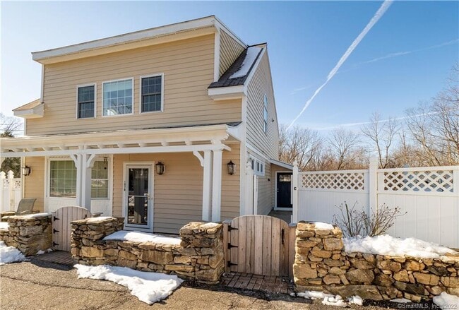 Building Photo - 107 Black Rock Tpke