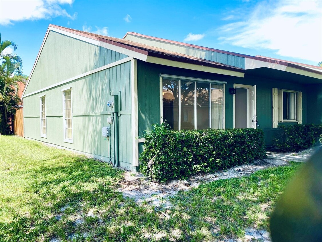 Primary Photo - 4851 Orleans Ct
