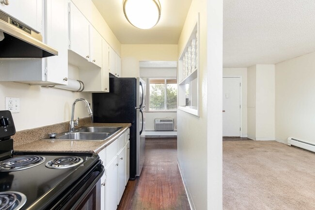 Building Photo - Meridian Garden Apartments