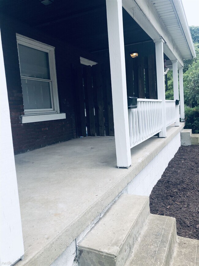 Building Photo - 2 br, 1 bath Duplex - 524 Rotteck St