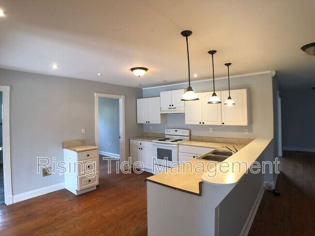 Foto del edificio - 2100 Merry Dr NE