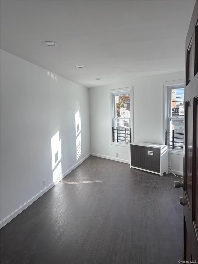 Building Photo - 107-05 Rockaway Blvd