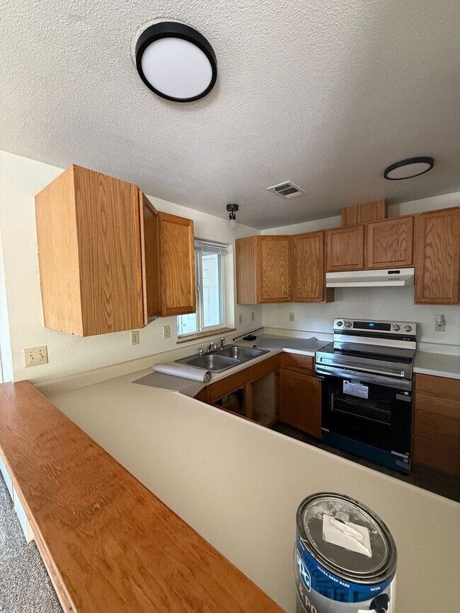 Foto del edificio - 1150-1150 W 8th St