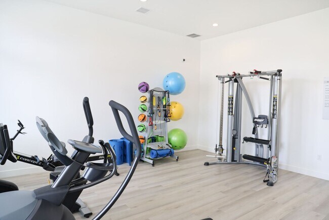 Foto del edificio - New Construction Townhome in Prime Riverton Location