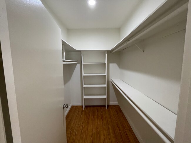 Foto del edificio - 7035 Lanewood Ave