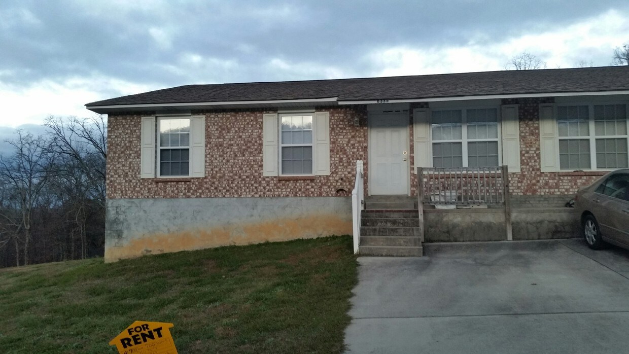 Foto principal - 8335 Shawn Ridge Rd