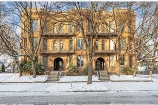 Building Photo - 561 Laurel Ave