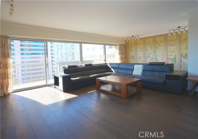 Building Photo - 10450 Wilshire Blvd