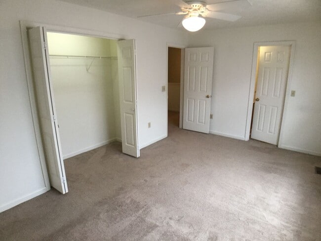 Building Photo - Christiansburg, 3 BR / 2 BA, Available 8/1