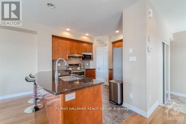 Building Photo - 401 Foxhall Way