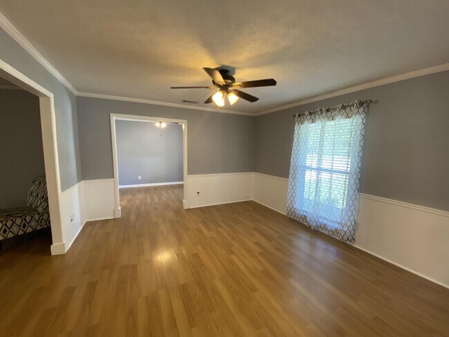 Building Photo - 3019 Apache Dr