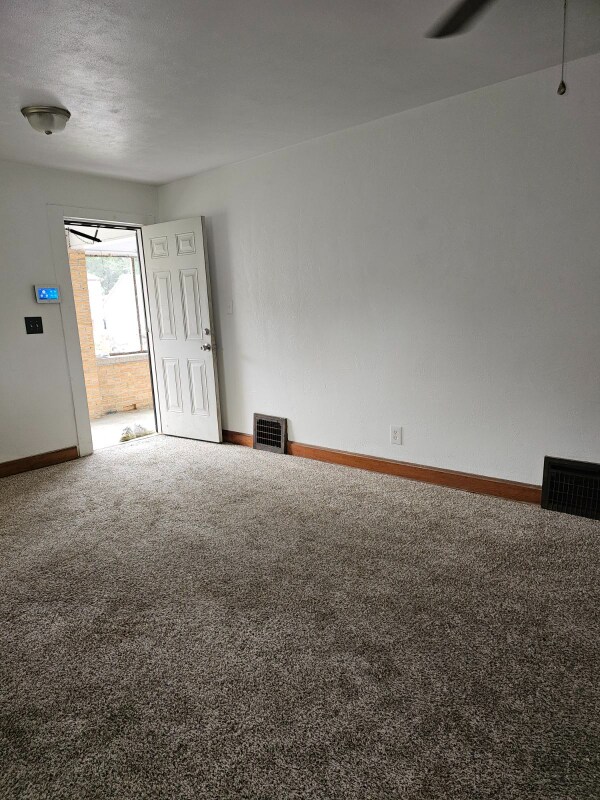 Foto del edificio - 2111 N 33 St