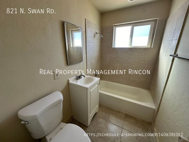 Building Photo - 821 N Swan Rd