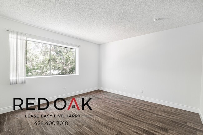 Foto del edificio - 2448 N Eastern Ave