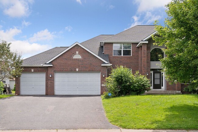 Foto del edificio - Gorgeous Single Family Home - June 1st Mov...