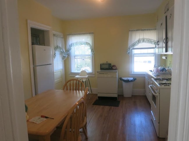 Eat in Kitchen - 317 Elberon Ave