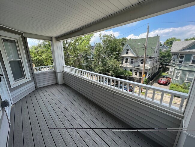 Building Photo - 33 Hancock St