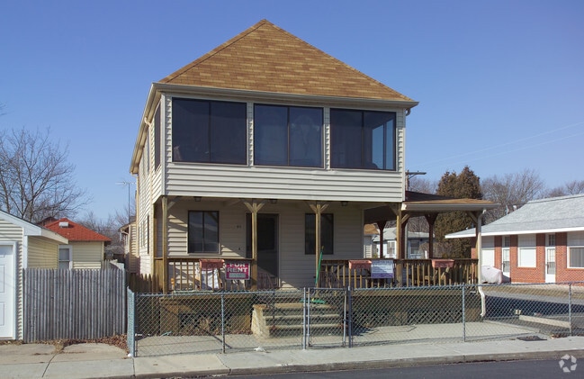 Building Photo - 67-69 Hartford Ave
