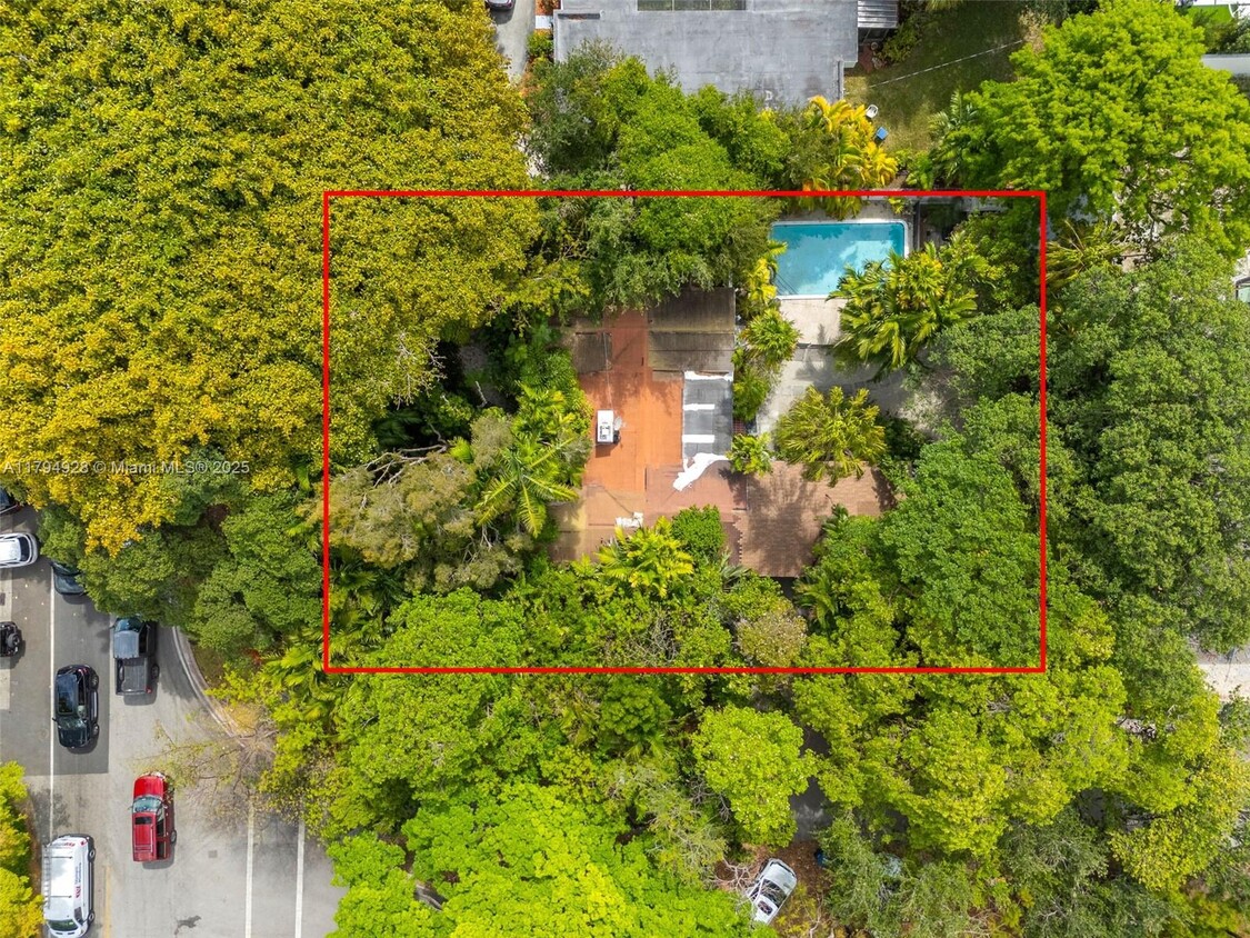 Foto principal - 5390 Sunset Dr